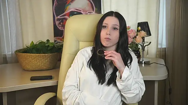 Snapshot of LorriCulpit chatting on October 29, 2025, 10:39 am LorriCulpit online show from October 29, 2025, 10:39 am