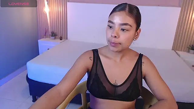 SoffiaDams2 online show from November 23, 2025, 11:54 am