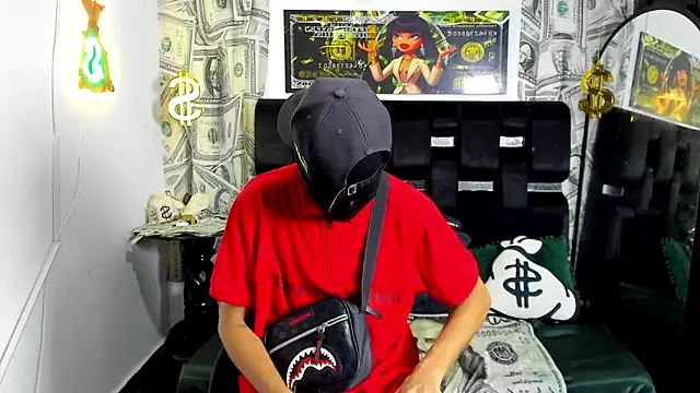 Latin Duo13 online show from November 24, 2025, 7:24 pm