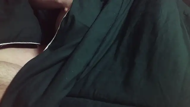 Snapshot of Stripholyday chatting on November 20, 2025, 2:28 pm Stripholyday online show from November 20, 2025, 2:28 pm