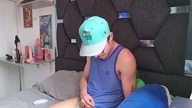 J-Moo online show from November 11, 2025, 3:34 pm