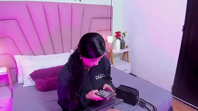 Kim Luna1 online show from February 14, 2026, 3:09 pm