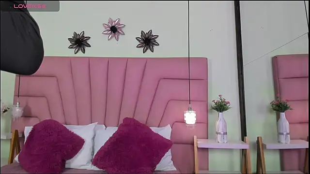 Kim Luna1 online show from May 2, 2026, 3:33 am