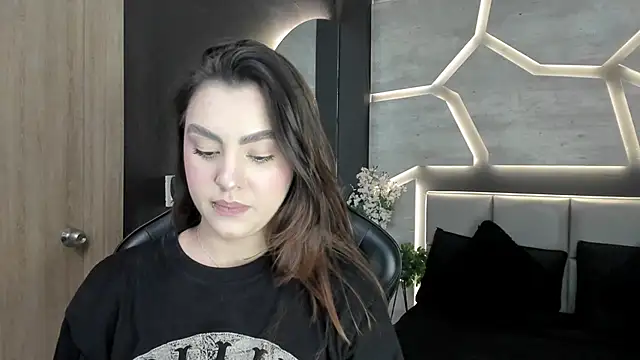 DakotaRussell  online show from January 7, 2026, 7:16 pm