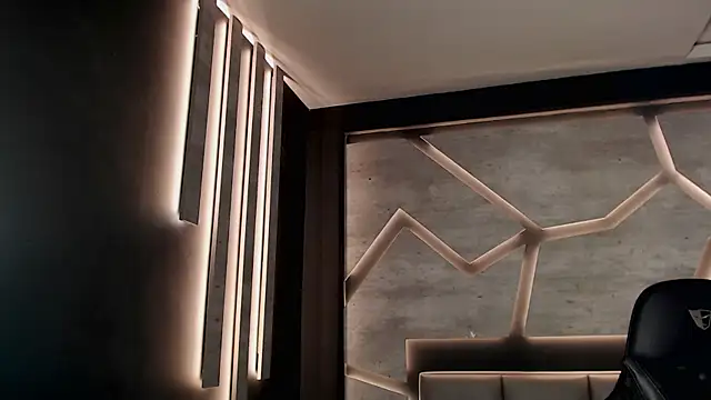 DakotaRussell  online show from April 6, 2026, 9:38 pm