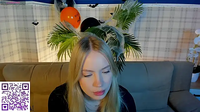 Melanie Ryer online show from October 30, 2025, 1:07 am