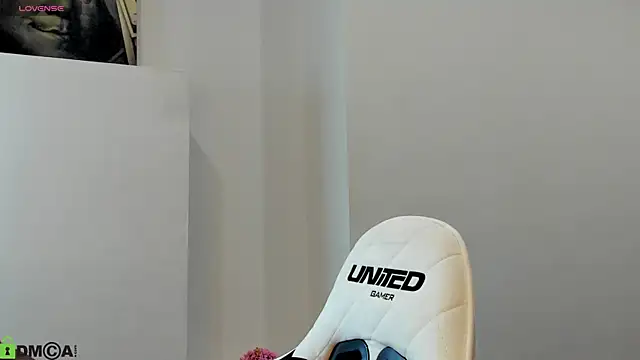 Melanie Ryer online show from December 22, 2025, 12:51 am