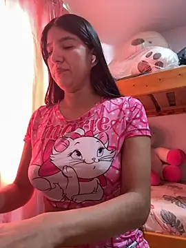 scarlethsb33 online show from November 14, 2025, 1:43 pm