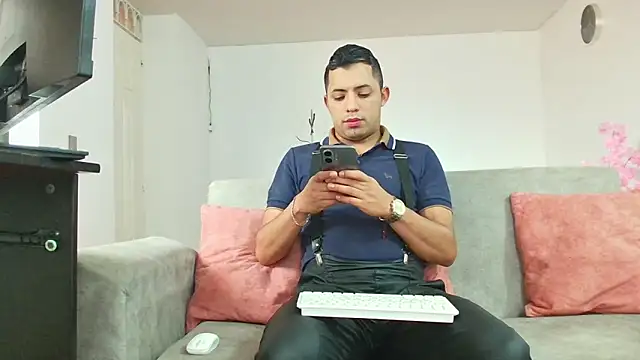 Mike Fetiche online show from February 3, 2026, 12:54 pm