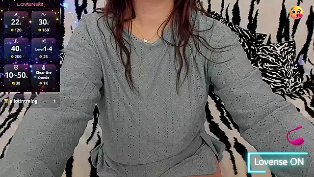 GlowMimi online show from November 2, 2025, 10:45 pm