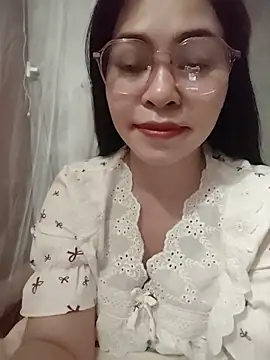 Bamboo-niee123 online show from June 22, 2026, 4:04 pm