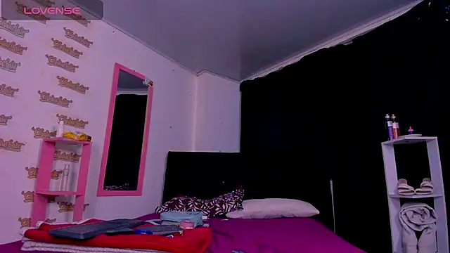 selenesaenz online show from November 6, 2025, 5:41 am