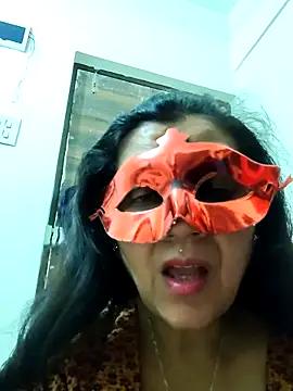 Snapshot of LOVE__RANI chatting on April 11, 2026, 4:55 pm LOVE RANI online show from April 11, 2026, 4:55 pm