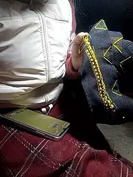 yoyo-mi online show from January 7, 2026, 1:24 pm