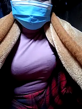 yoyo-mi online show from February 1, 2026, 2:21 am