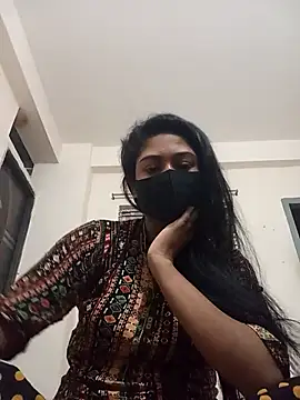 Green LaDY66 online show from October 28, 2025, 4:09 pm