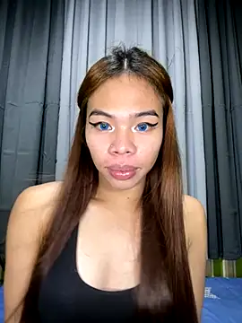 kierra fox online show from November 17, 2025, 2:34 pm