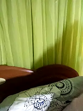 Snapshot of Esenia505 chatting on February 20, 2026, 7:36 pm Esenia505 online show from February 20, 2026, 7:36 pm