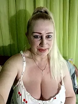 Esenia505 online show from May 6, 2026, 1:47 am