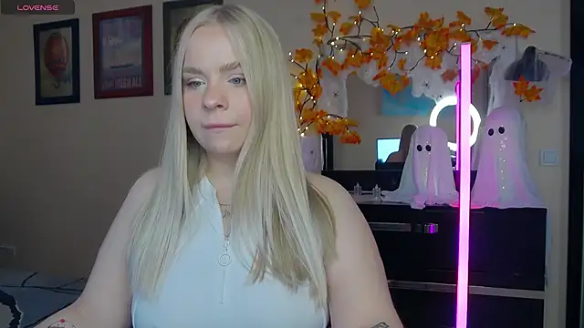 Snapshot of LisaCandy1 chatting on October 30, 2025, 7:43 am LisaCandy1 online show from October 30, 2025, 7:43 am