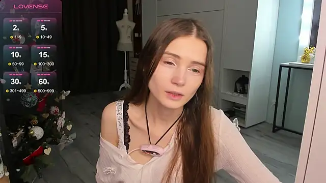 Hana Flo  online show from January 19, 2026, 2:32 pm