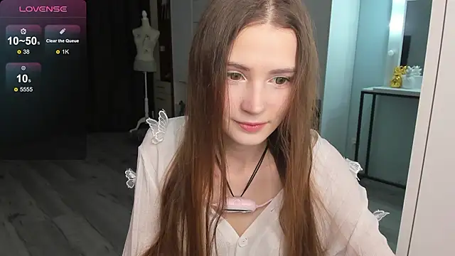 Hana Flo  online show from February 5, 2026, 2:11 pm