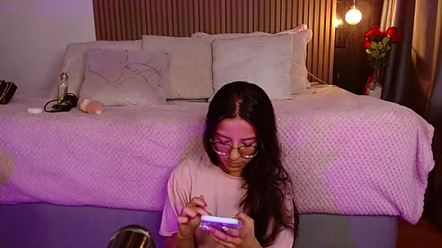 Snapshot of Skay_bluee chatting on November 14, 2025, 1:21 pm Skay bluee online show from November 14, 2025, 1:21 pm