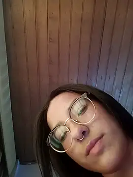 Snapshot of Skay_bluee chatting on December 16, 2025, 10:04 pm Skay bluee online show from December 16, 2025, 10:04 pm