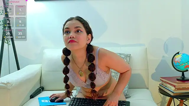 R3d Moonss   online show from January 13, 2026, 6:02 pm