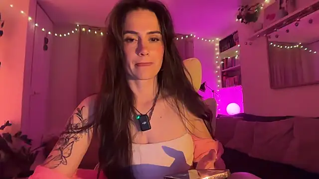 SpicyLunaaa online show from May 8, 2026, 10:26 pm