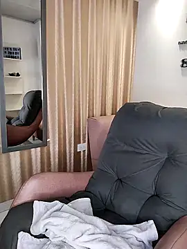 KamyGlam online show from March 17, 2026, 8:12 pm