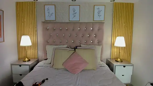Snapshot of KamyGlam chatting on July 12, 2026, 8:00 pm KamyGlam online show from July 12, 2026, 8:00 pm