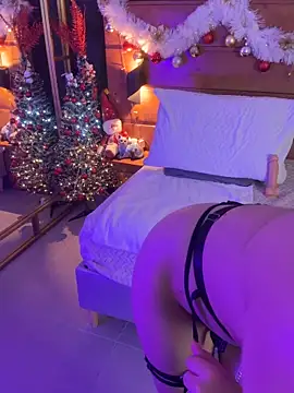 milena kiitty online show from December 15, 2025, 1:26 pm