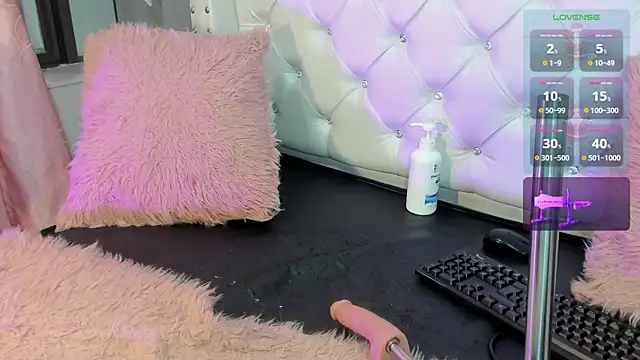 Snapshot of Cristinawhite chatting on November 21, 2025, 8:29 pm Cristinawhite online show from November 21, 2025, 8:29 pm