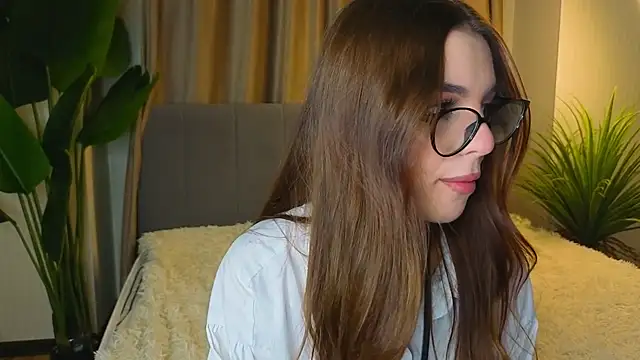 LauraHansil online show from May 7, 2026, 7:30 pm