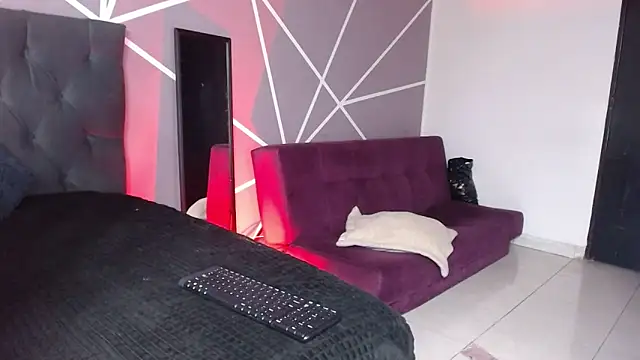 Snapshot of Princess_Mia1126 chatting on March 5, 2026, 3:57 am Princess Mia1126 online show from March 5, 2026, 3:57 am