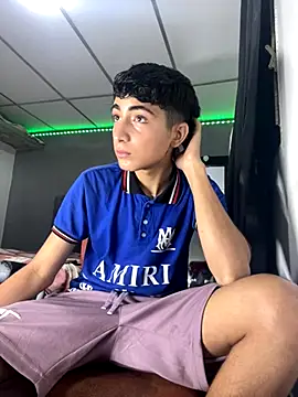 Snapshot of MathieuAGT chatting on November 2, 2025, 11:18 pm MathieuAGT online show from November 2, 2025, 11:18 pm