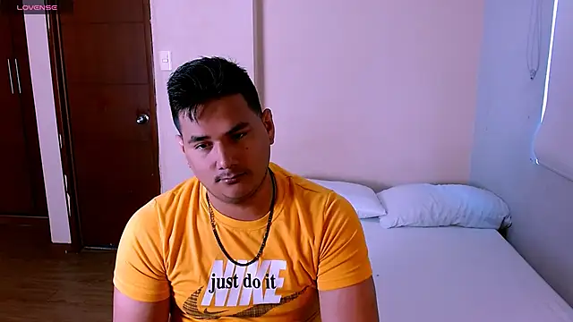 KingMoreno1 online show from October 30, 2025, 1:01 pm