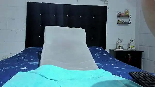 sexynova 93 online show from June 24, 2026, 7:02 pm