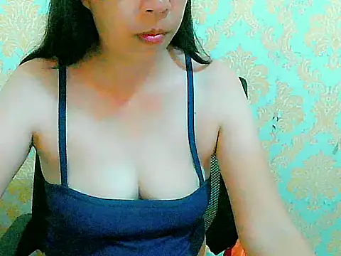 nhicole4u online show from October 30, 2025, 2:51 pm