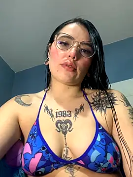 Naomip online show from October 29, 2025, 1:13 pm