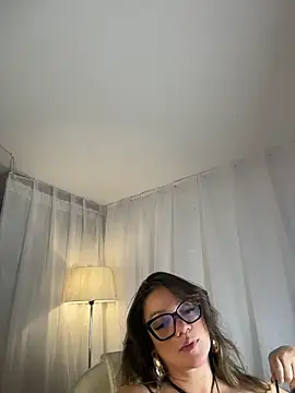 Snapshot of best_secret chatting on May 7, 2026, 11:15 am best secret online show from May 7, 2026, 11:15 am