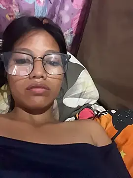 hottiebabe23 online show from November 17, 2025, 1:22 am