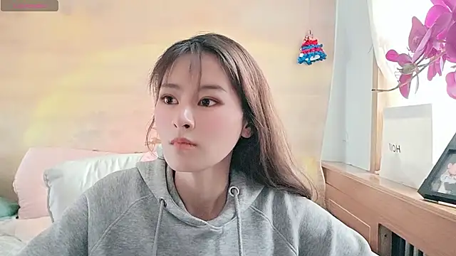 MsTipsy  online show from April 19, 2026, 10:14 am