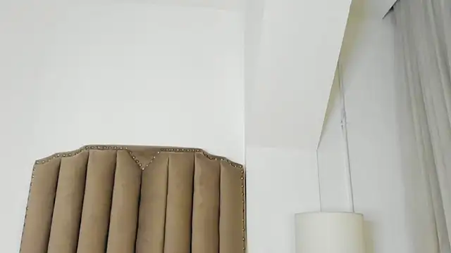 roxana scott1 online show from February 19, 2026, 3:46 am