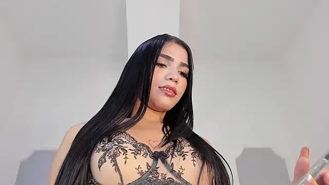 roxana scott1 online show from April 25, 2026, 3:42 am