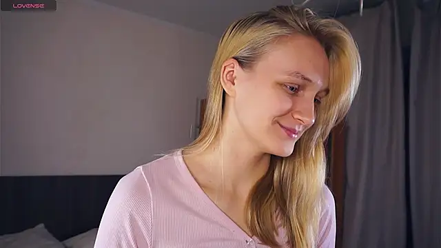 DierdreJacobsohn online show from November 18, 2025, 6:40 am