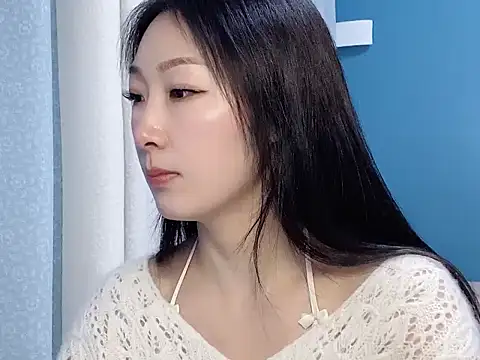 Snapshot of ella55-- chatting on November 14, 2025, 3:49 am ella55-- online show from November 14, 2025, 3:49 am