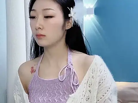 Snapshot of ella55-- chatting on December 4, 2025, 1:04 am ella55-- online show from December 4, 2025, 1:04 am