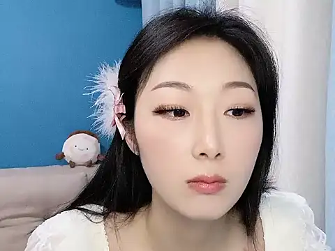 Snapshot of ella55-- chatting on December 17, 2025, 1:00 am ella55-- online show from December 17, 2025, 1:00 am